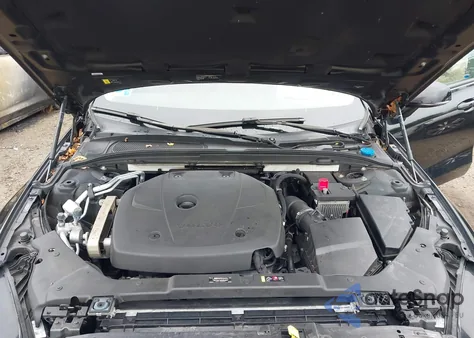 2020 Volvo S60 T5 Momentum из США, поврежденный, VIN 7JR102FK1LG063257